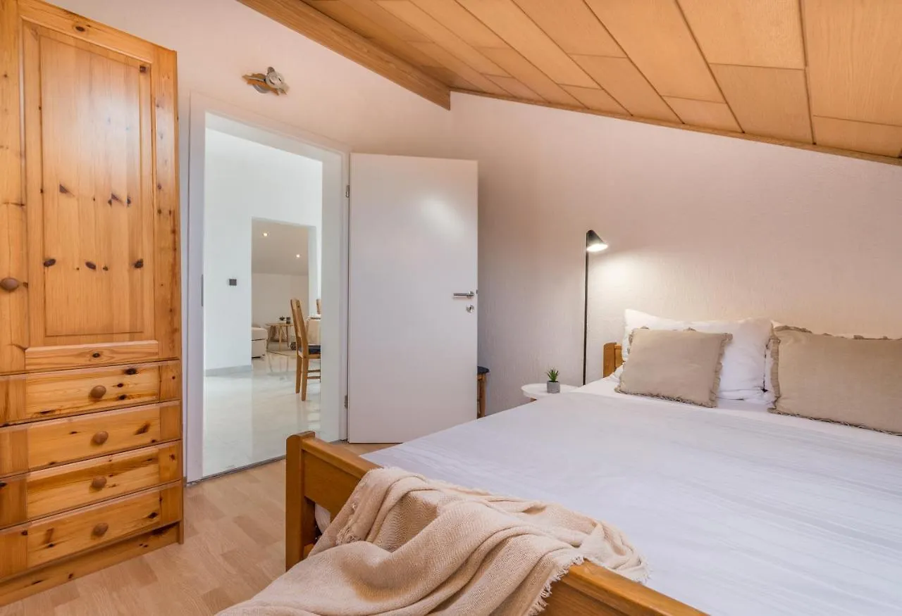 Mustel Travel Apartments Sveti Petar